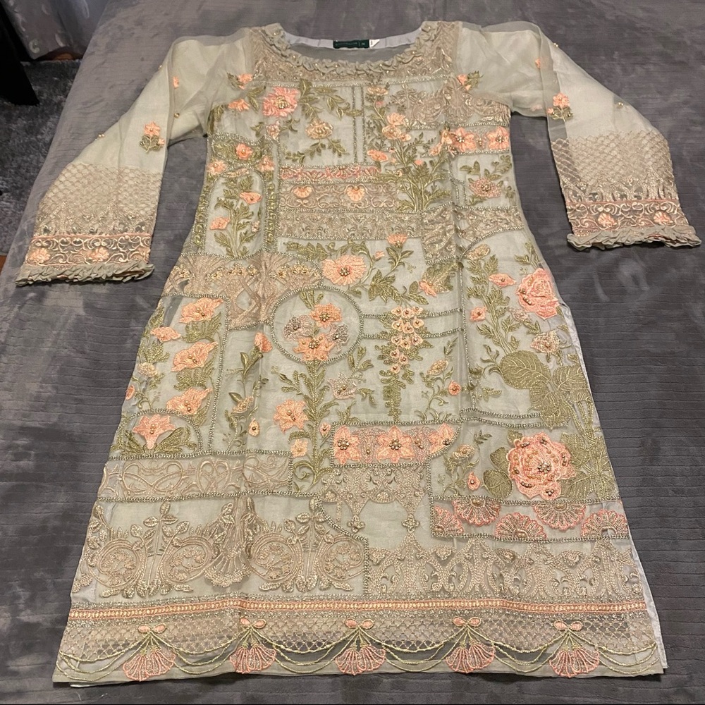 Sadabahar Pakistani Organza Salwar Kameez